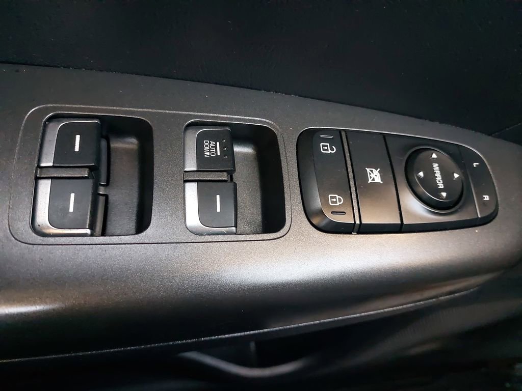 Used 2021 Kia Sportage LX AWD/4WD image 24
