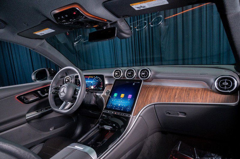 New 2026 Mercedes-Benz GLC 300 image 4
