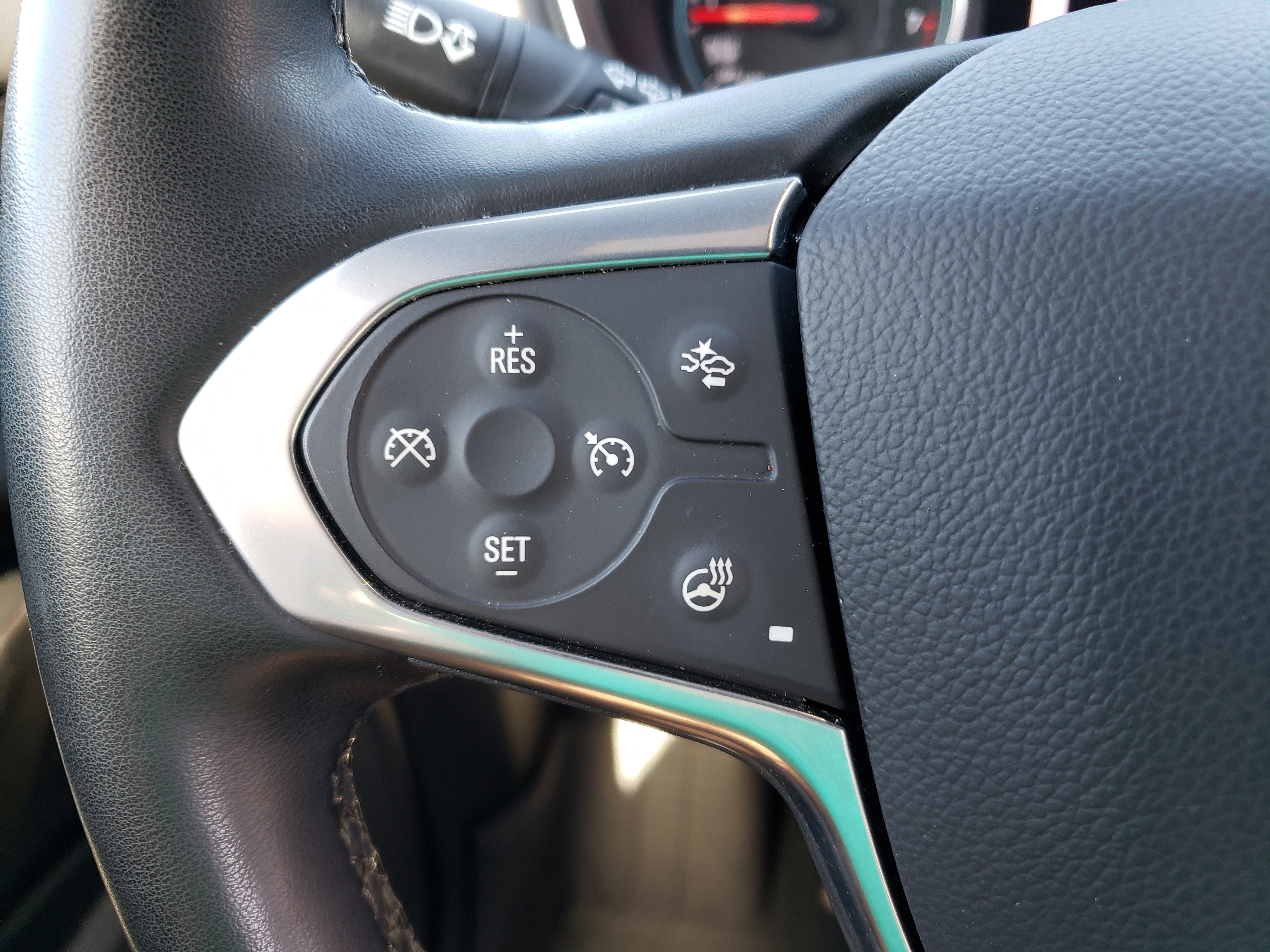 Used 2023 Chevrolet Traverse RS w/ LPO, Floor Liner Package FWD image 18