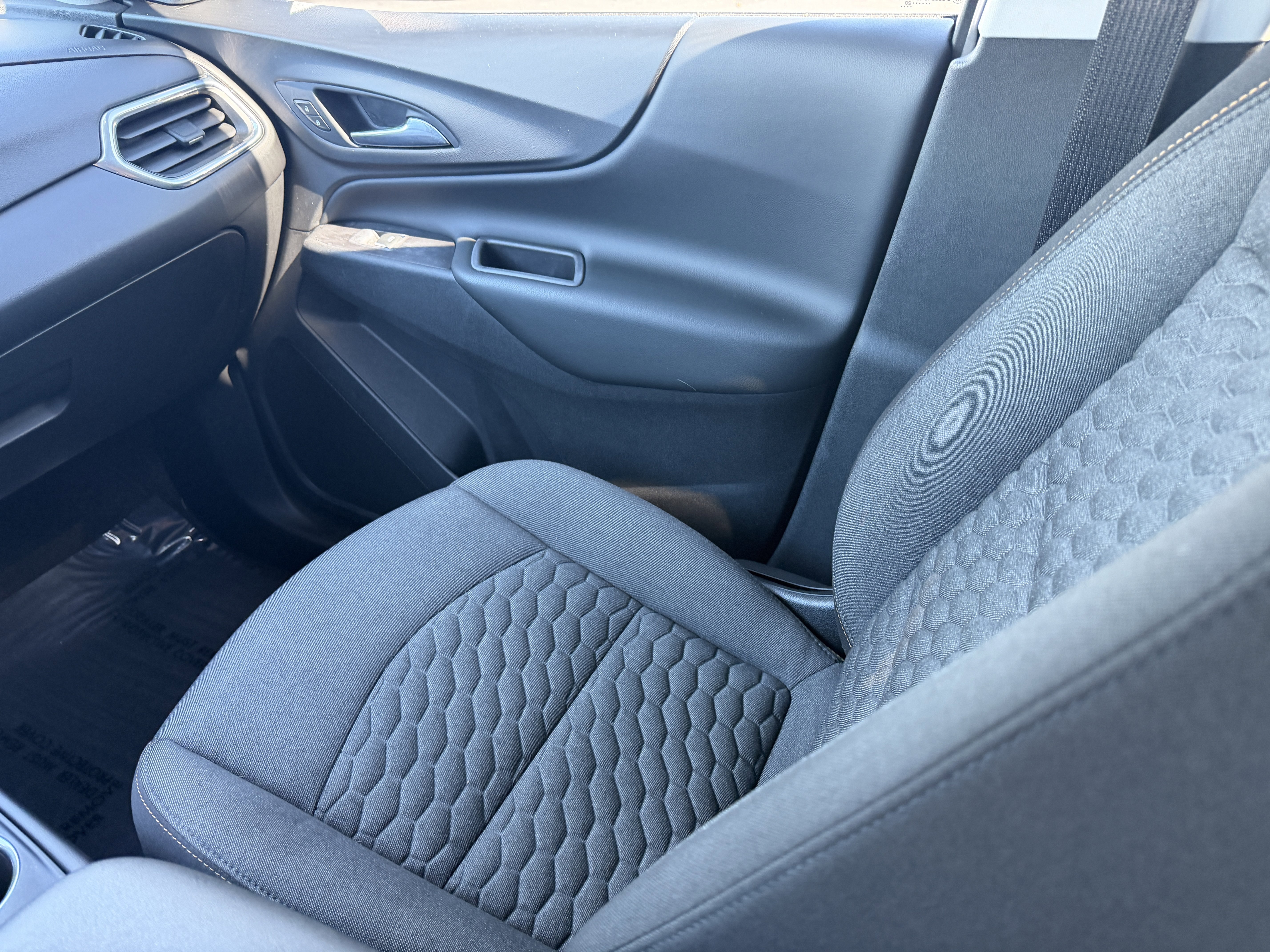 Used 2020 Chevrolet Equinox LT image 16