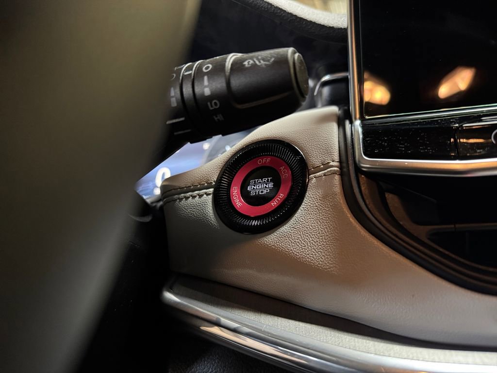 Used 2024 Jeep Compass Limited image 29