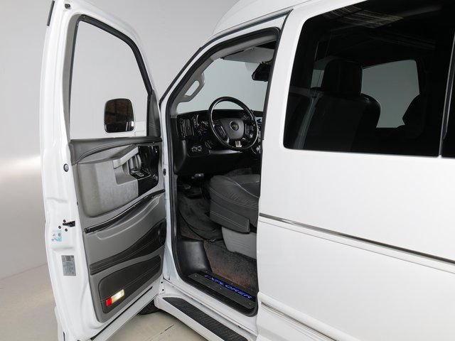 Used 2022 Chevrolet Express 2500 Extended w/ Enhanced Convenience Package RWD image 18