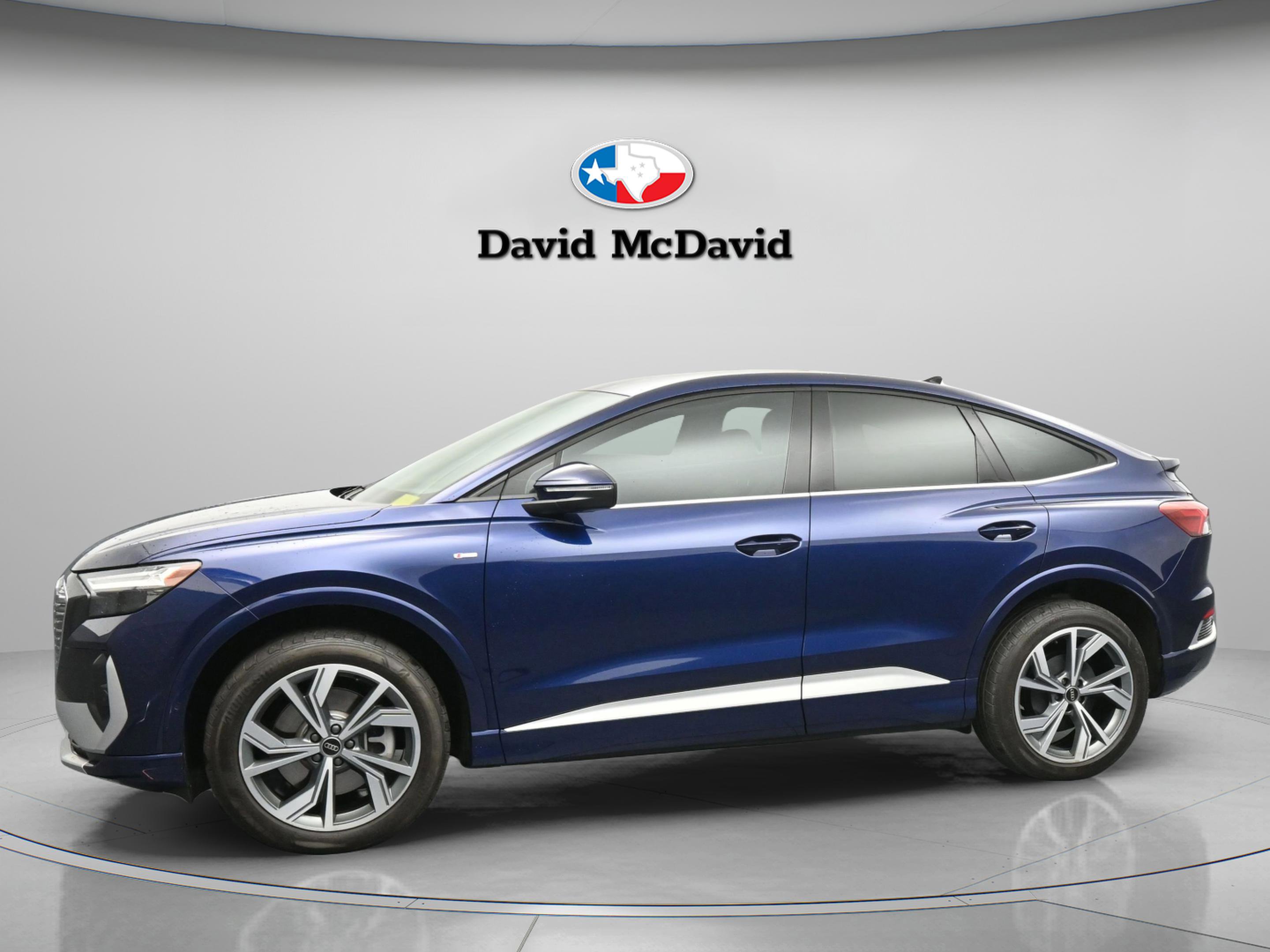 Used 2024 Audi Q4 e-tron Premium Plus w/ Premium Plus image 2