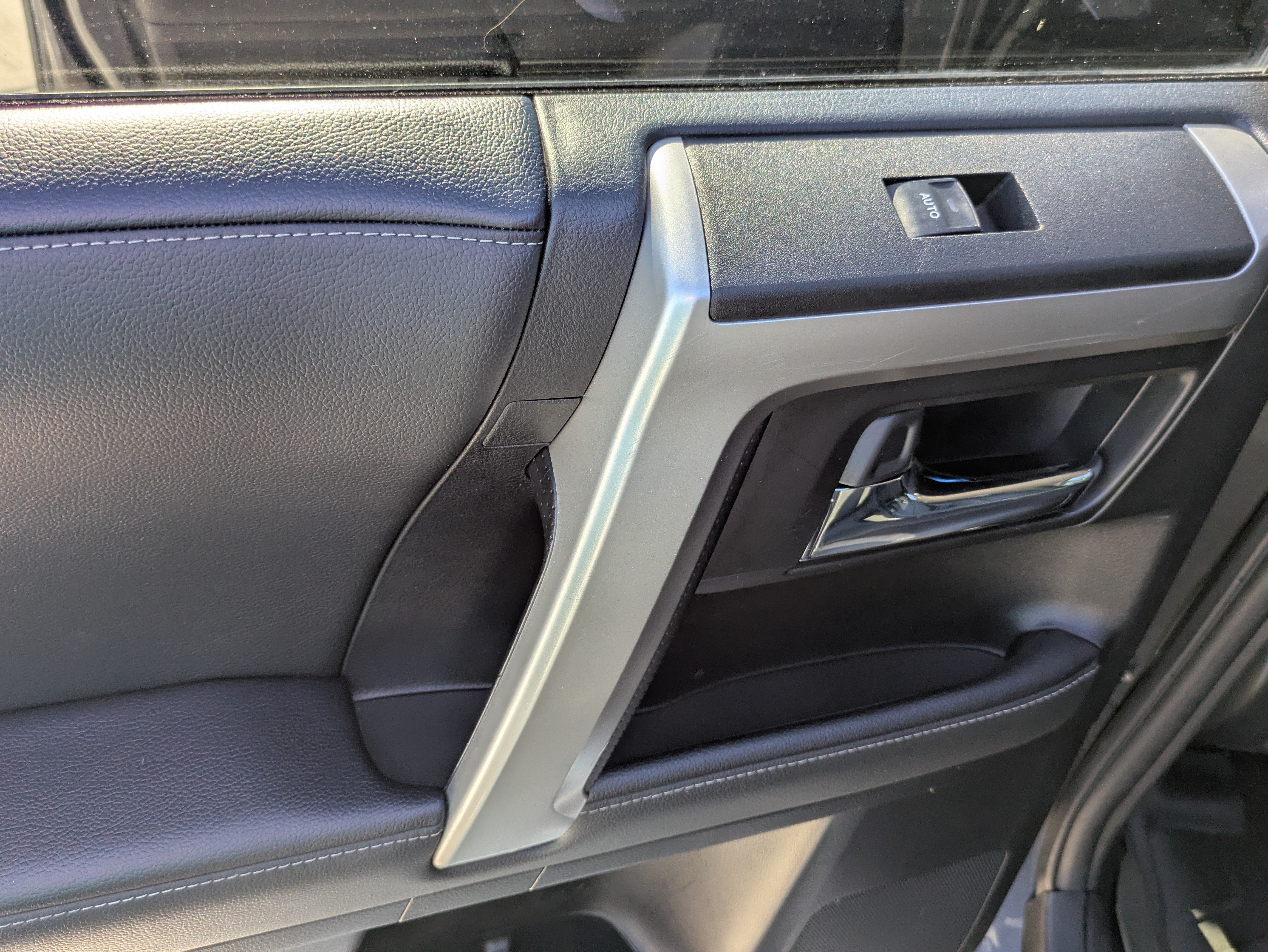 Used 2022 Toyota 4Runner Limited RWD image 15