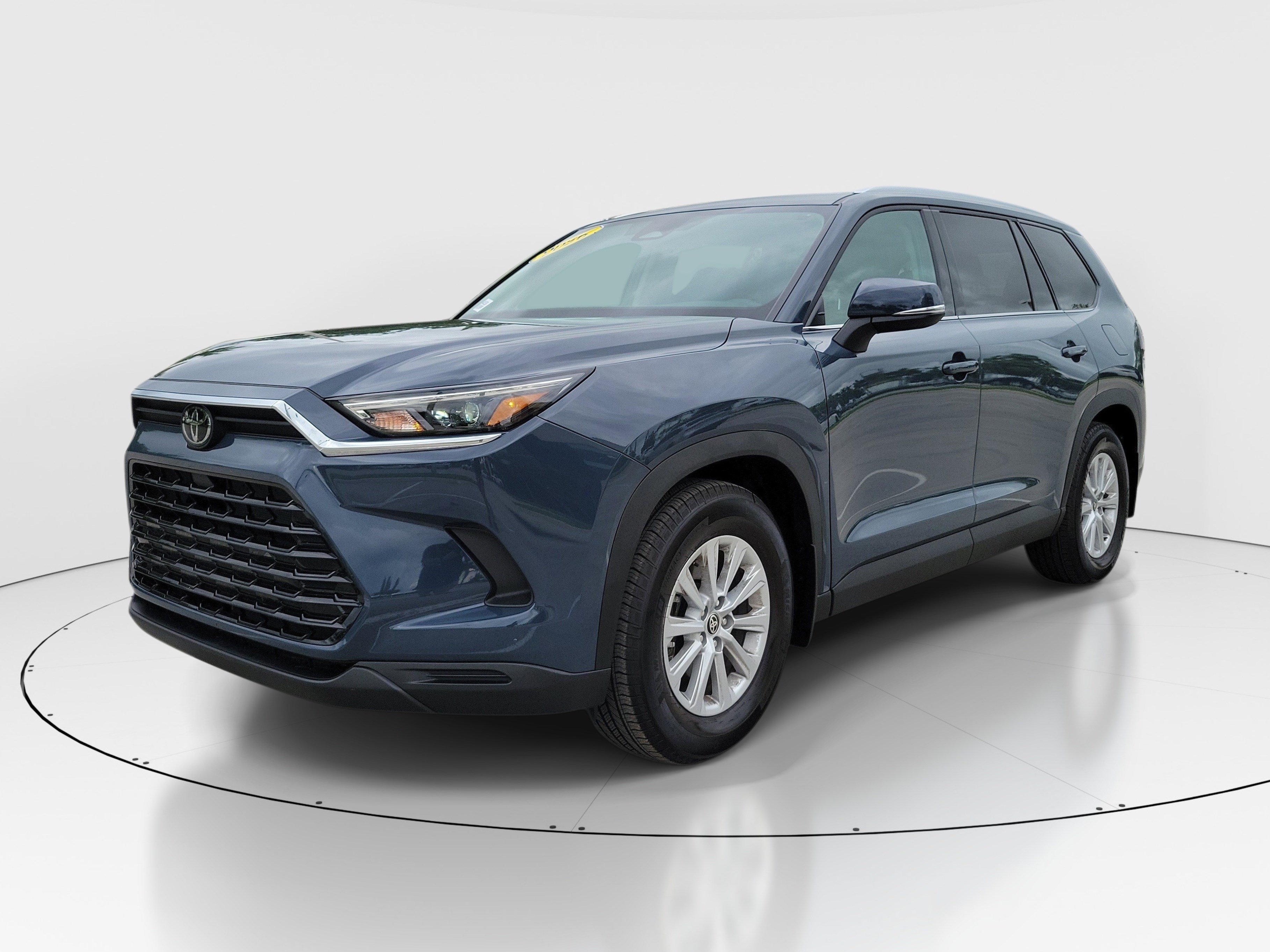 Used 2026 Toyota Grand Highlander FWD image 3