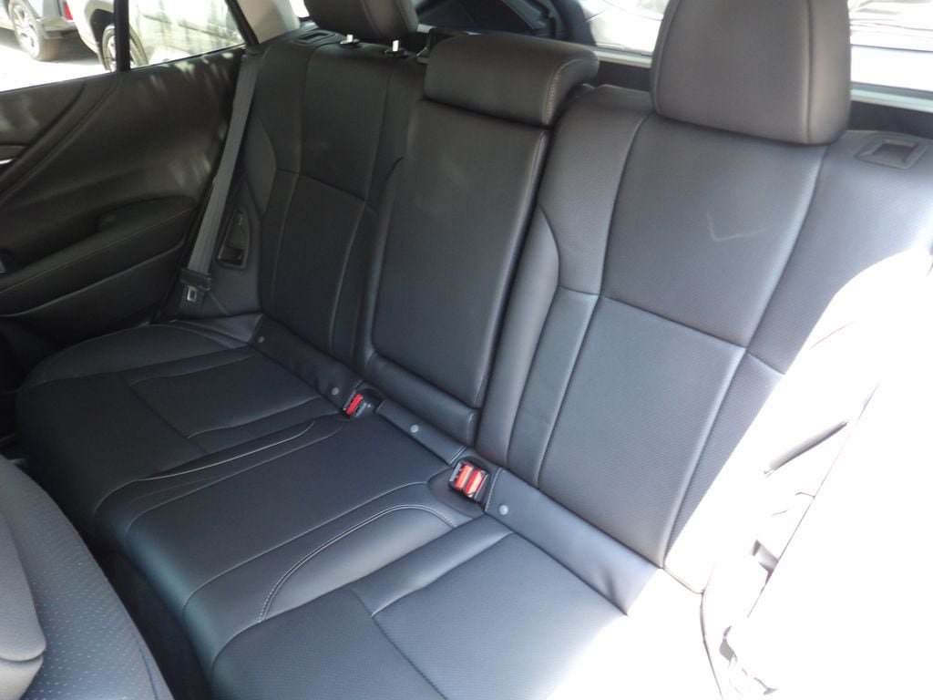 Used 2025 Subaru Outback Touring XT AWD/4WD image 27