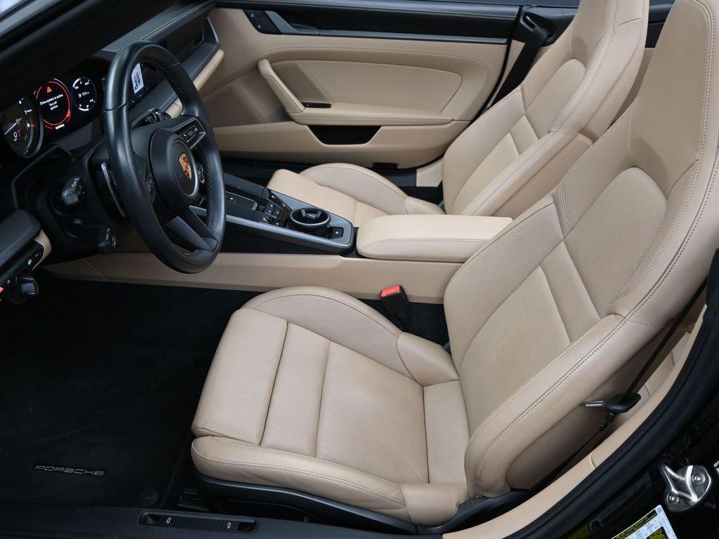 Used 2022 Porsche 911 Carrera image 6