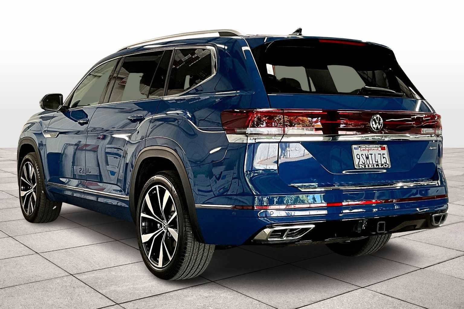 Used 2025 Volkswagen Atlas SEL Premium R-Line image 15