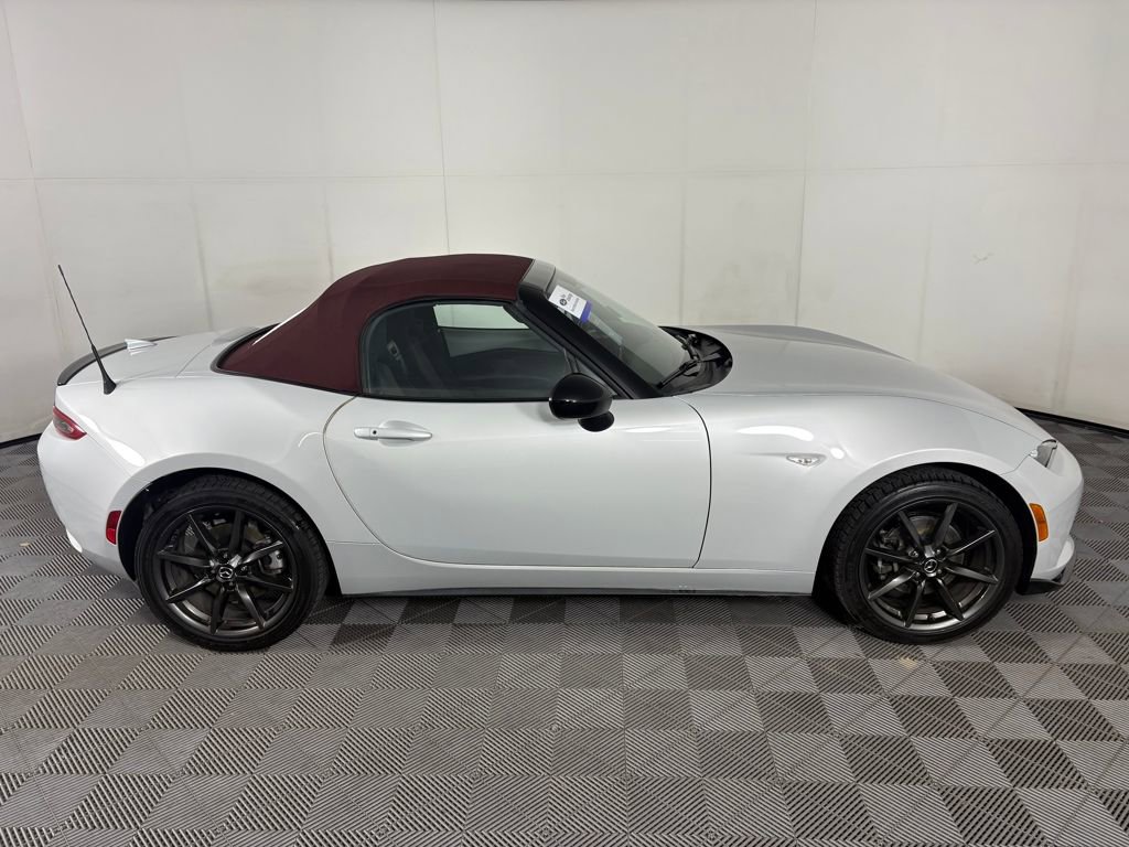 Used 2018 MAZDA MX-5 Miata Club image 8