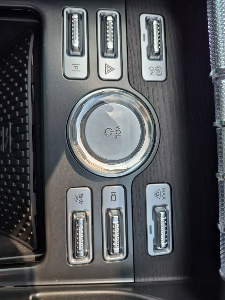 Certified 2025 Lincoln Nautilus Reserve AWD/4WD image 33