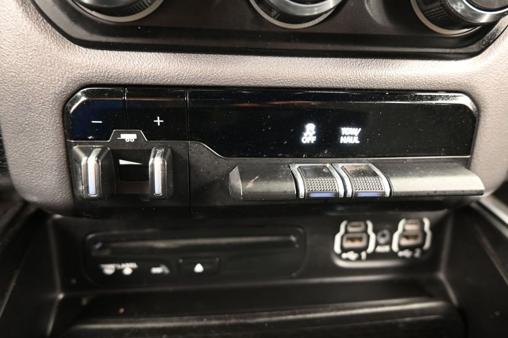 Used 2019 RAM 1500 Big Horn RWD image 24