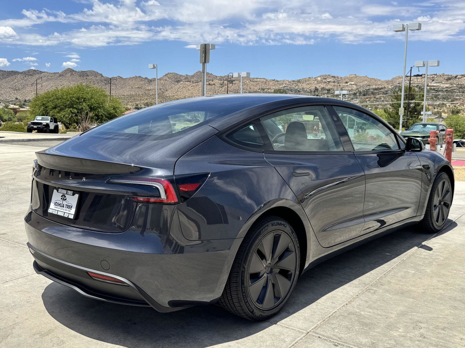 Used 2025 Tesla Model 3 Long Range RWD image 7