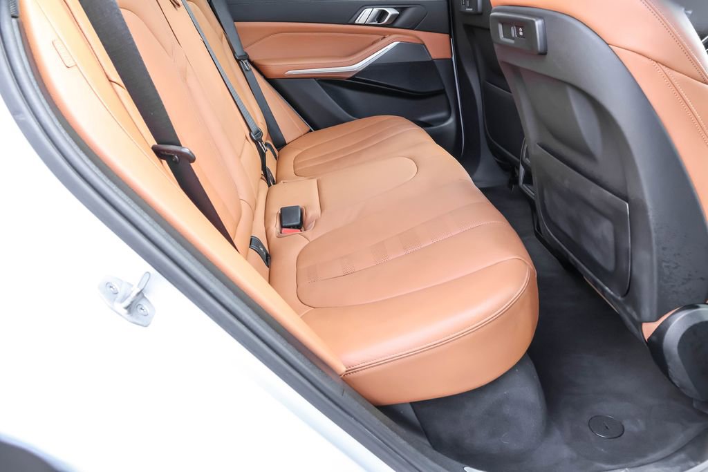 Used 2022 BMW X5 xDrive40i w/ Parking Assistance Package AWD/4WD image 36