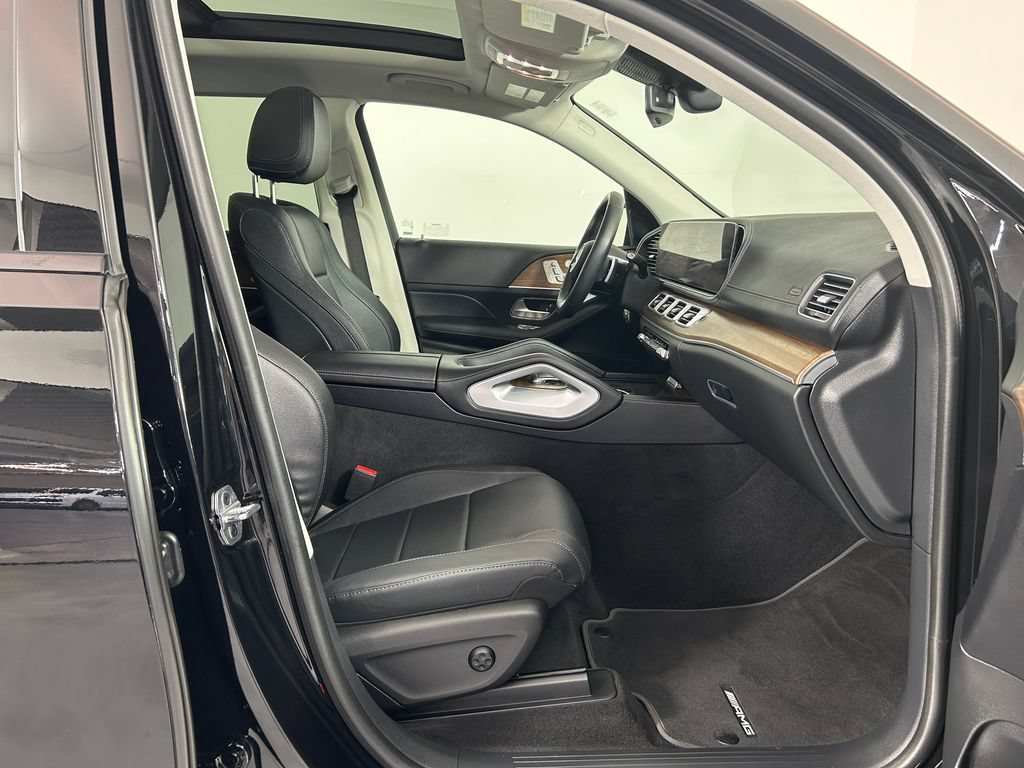Used 2024 Mercedes-Benz GLS 450 4MATIC image 17