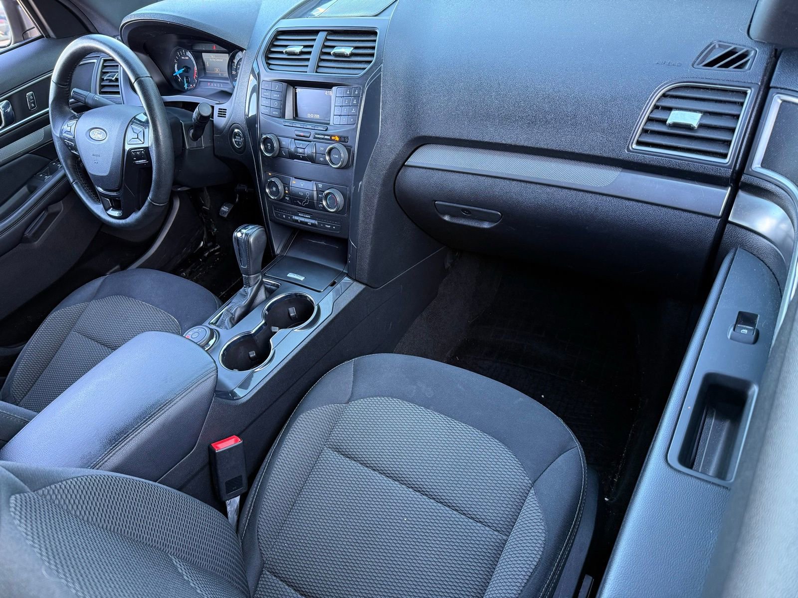 Used 2018 Ford Explorer XLT image 15