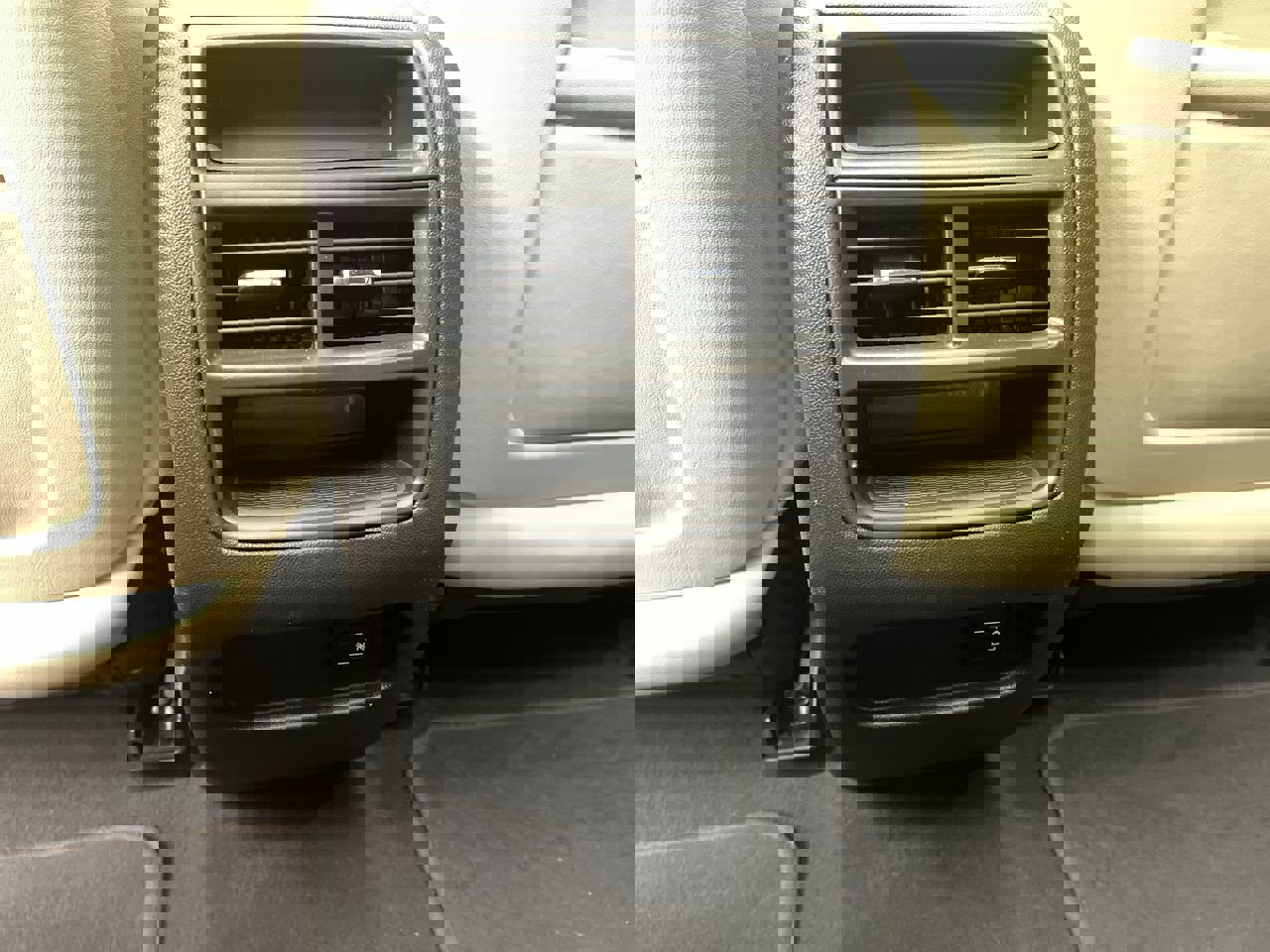 Used 2017 Cadillac XT5 Luxury w/ Driver Awareness Package image 13