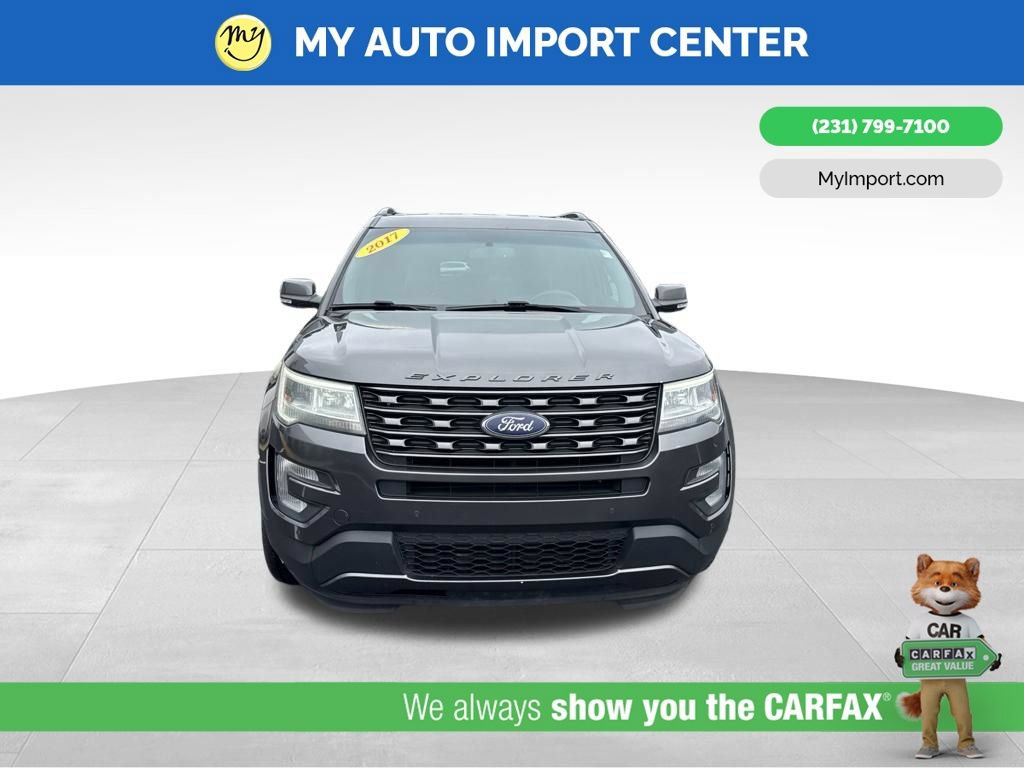 Used 2017 Ford Explorer XLT w/ Equipment Group 202A AWD/4WD image 2