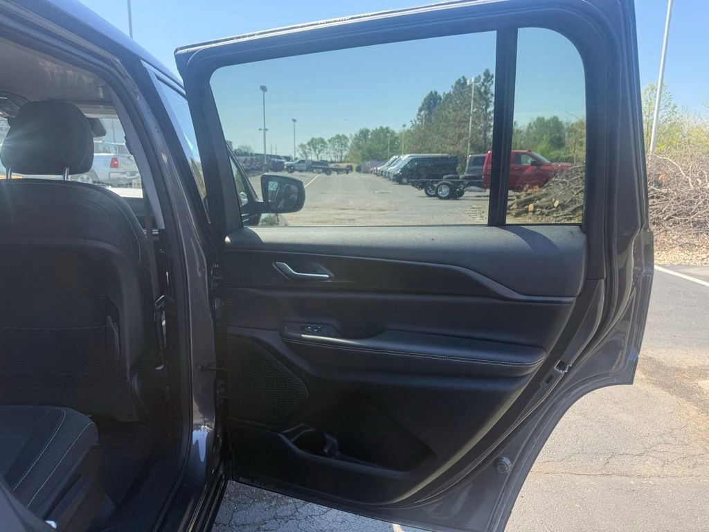 Used 2023 Jeep Grand Cherokee L Laredo AWD/4WD image 42