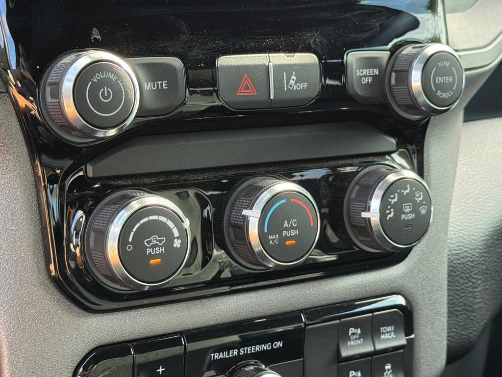 Used 2025 RAM 1500 Tradesman w/ Night Edition AWD/4WD image 25