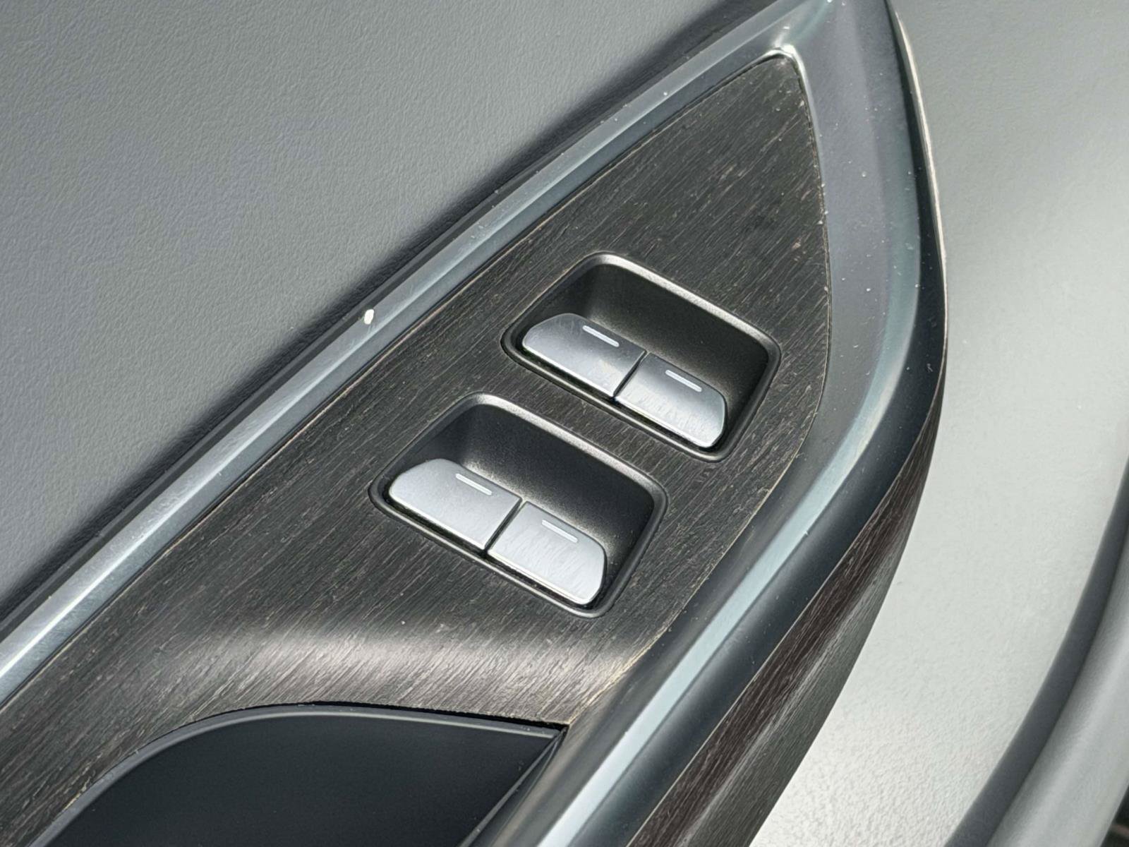 Used 2025 Lucid Air Pure RWD image 18