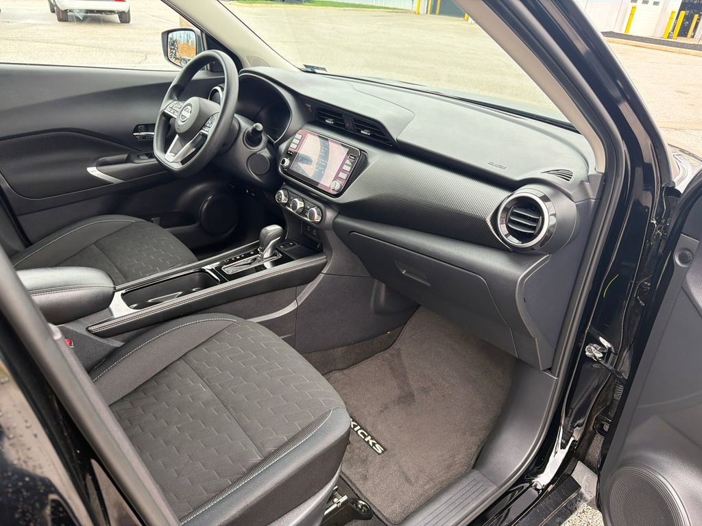 Used 2023 Nissan Kicks SV image 29