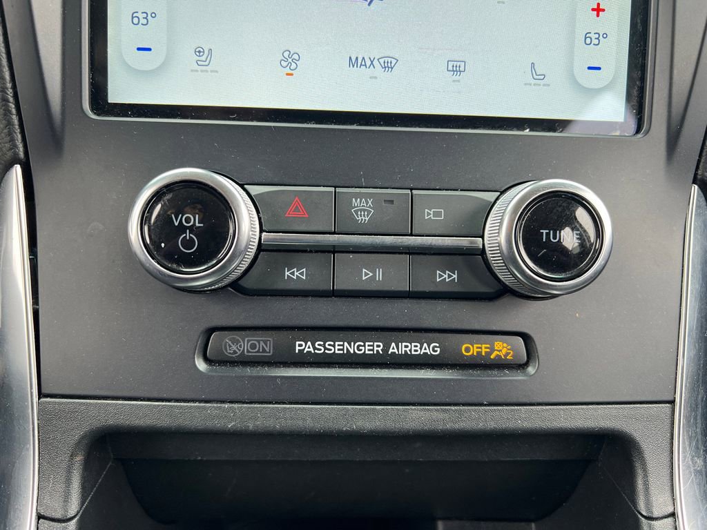 Used 2024 Ford Edge Titanium image 21