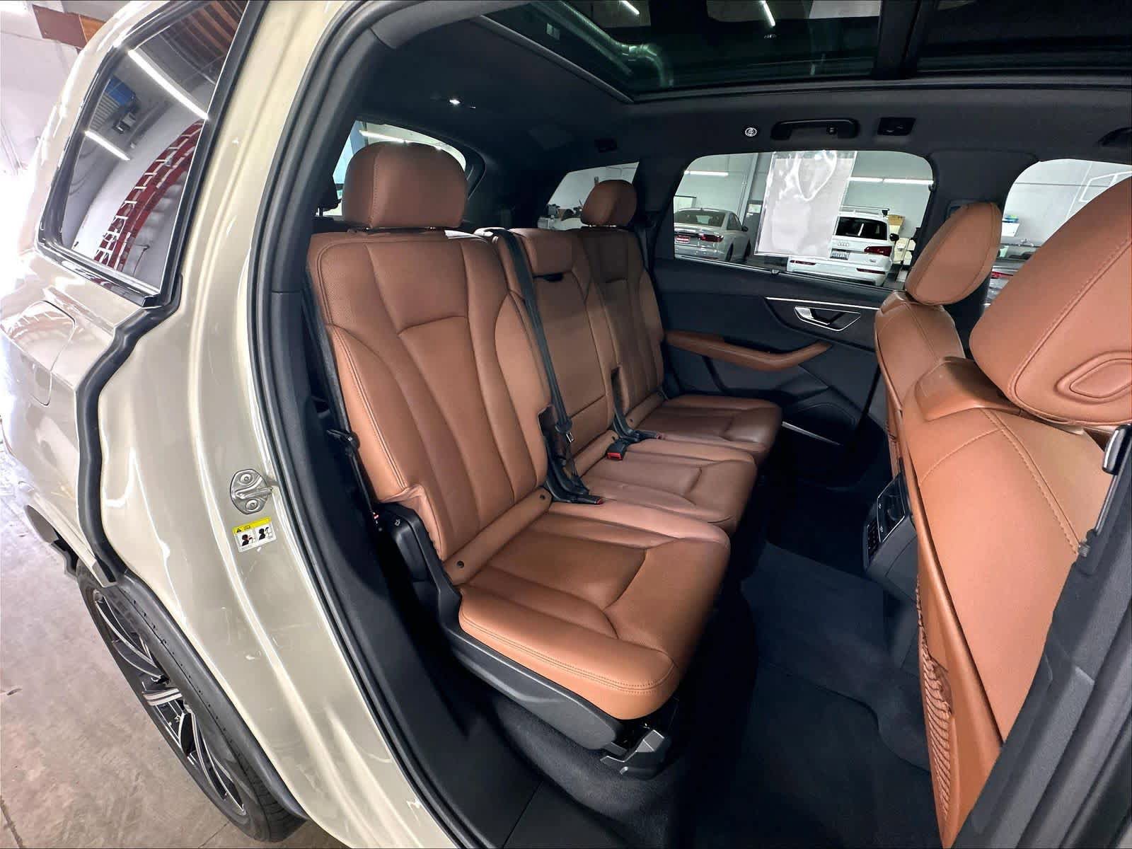Used 2023 Audi Q7 3.0T Premium Plus w/ Premium Plus Package AWD/4WD image 28