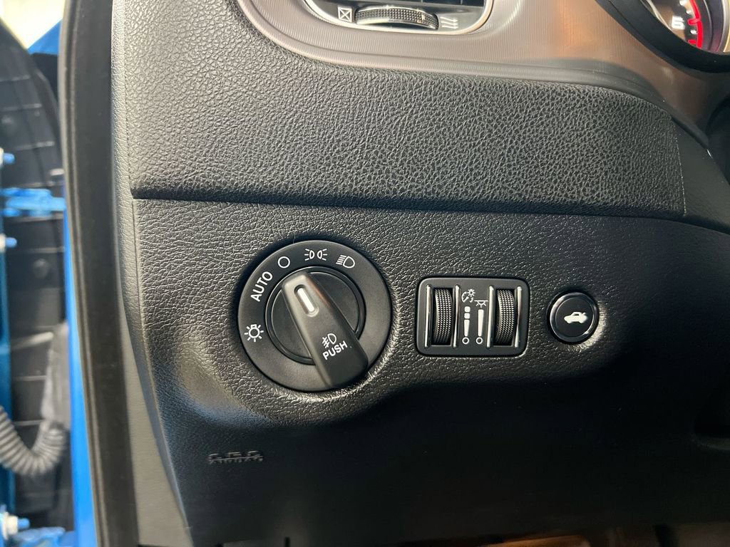 Used 2023 Dodge Charger SXT w/ Blacktop Special Edition image 19