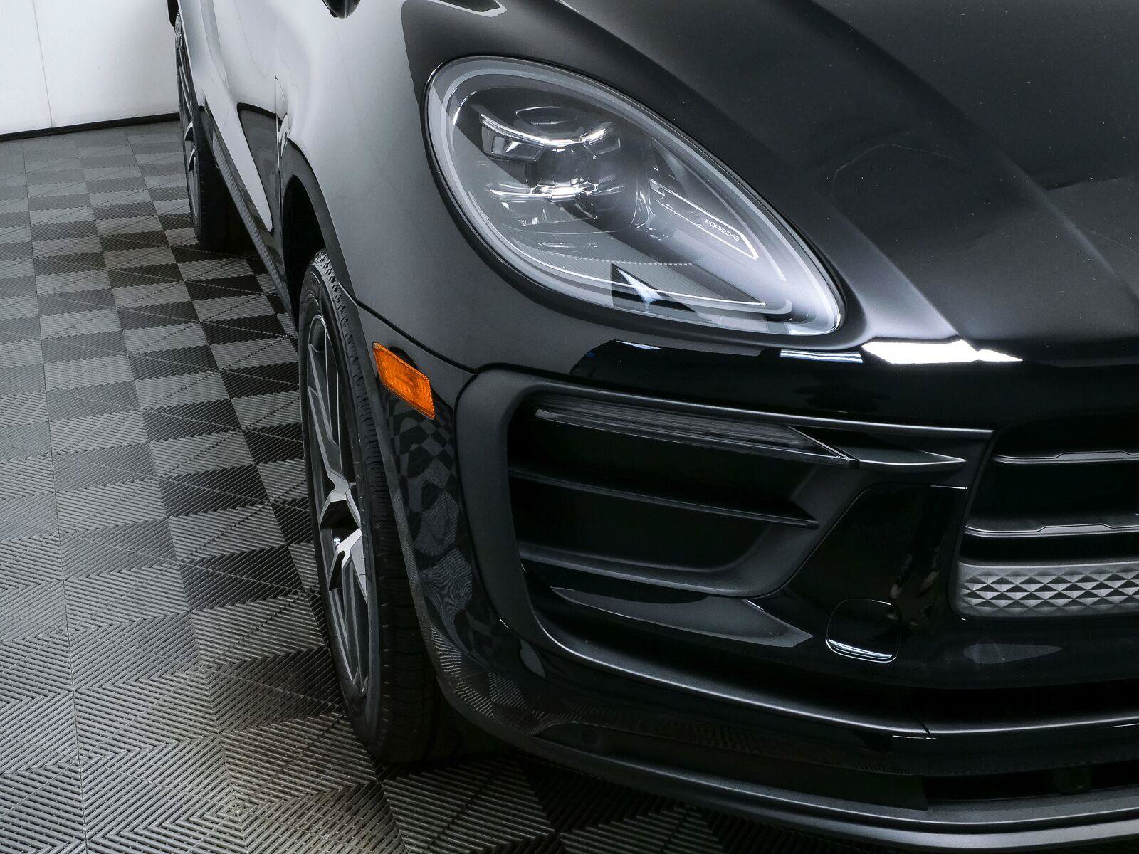 New 2026 Porsche Macan Turbo AWD/4WD image 39