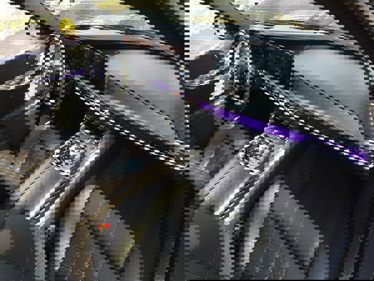 Used 2024 BMW i7 xDrive60 w/ Executive Package image 32