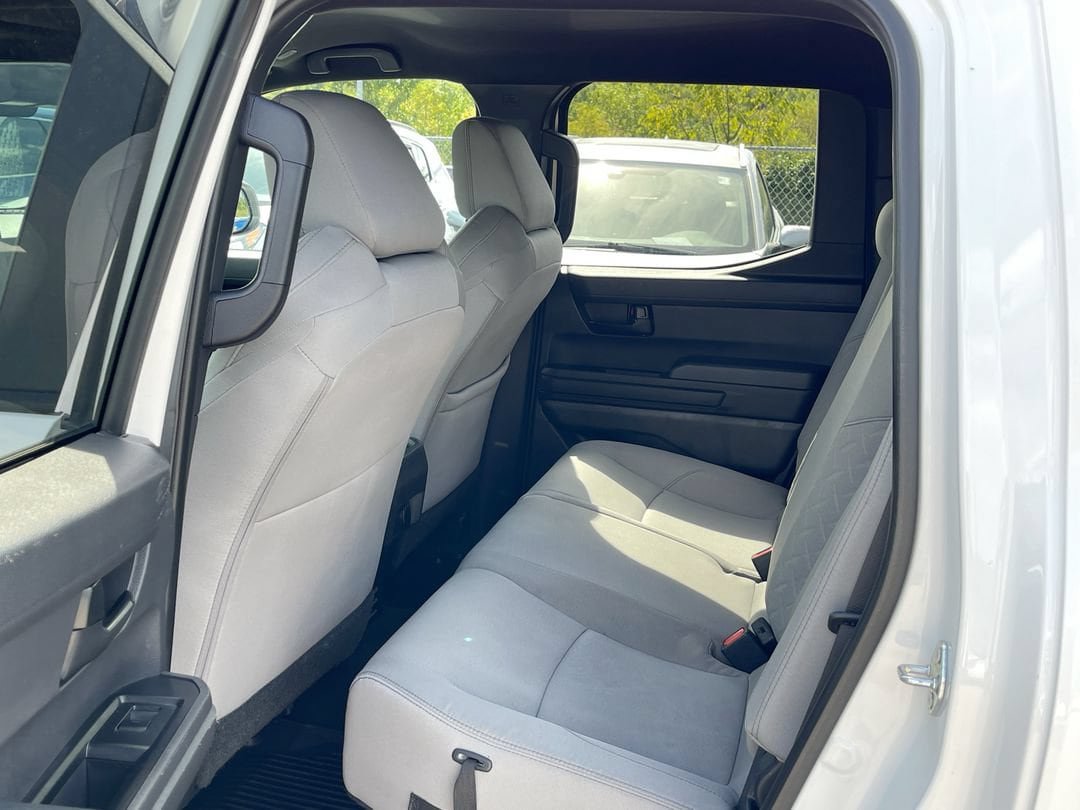 Certified 2024 Toyota Tacoma SR5 AWD/4WD image 9