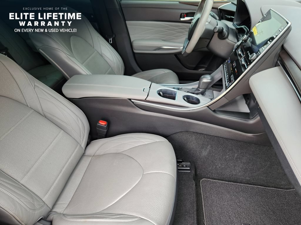 Used 2020 Toyota Avalon Limited w/ Advanced Safety Package FWD image 12