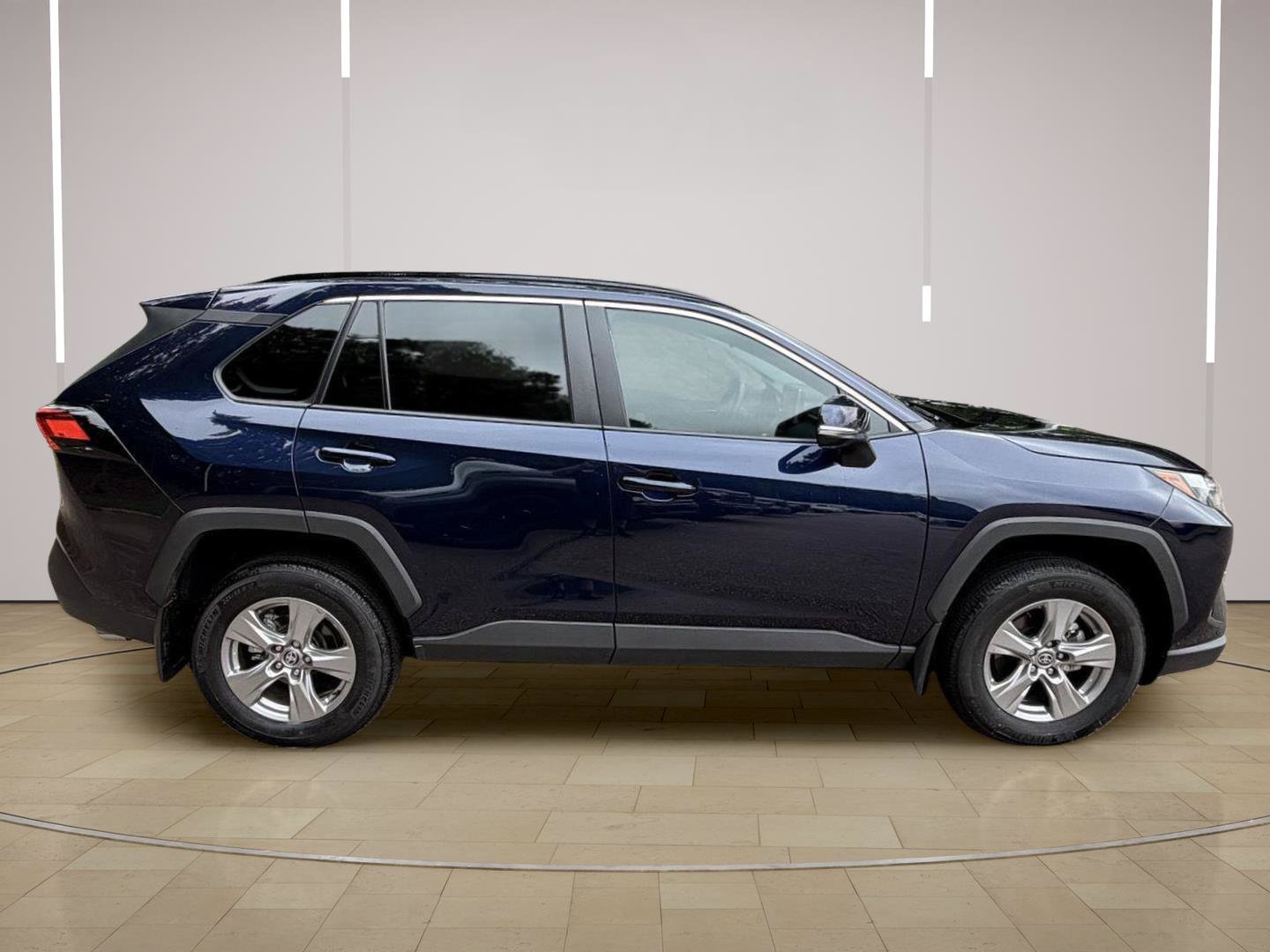 Used 2025 Toyota RAV4 XLE w/ Convenience Package FWD image 7