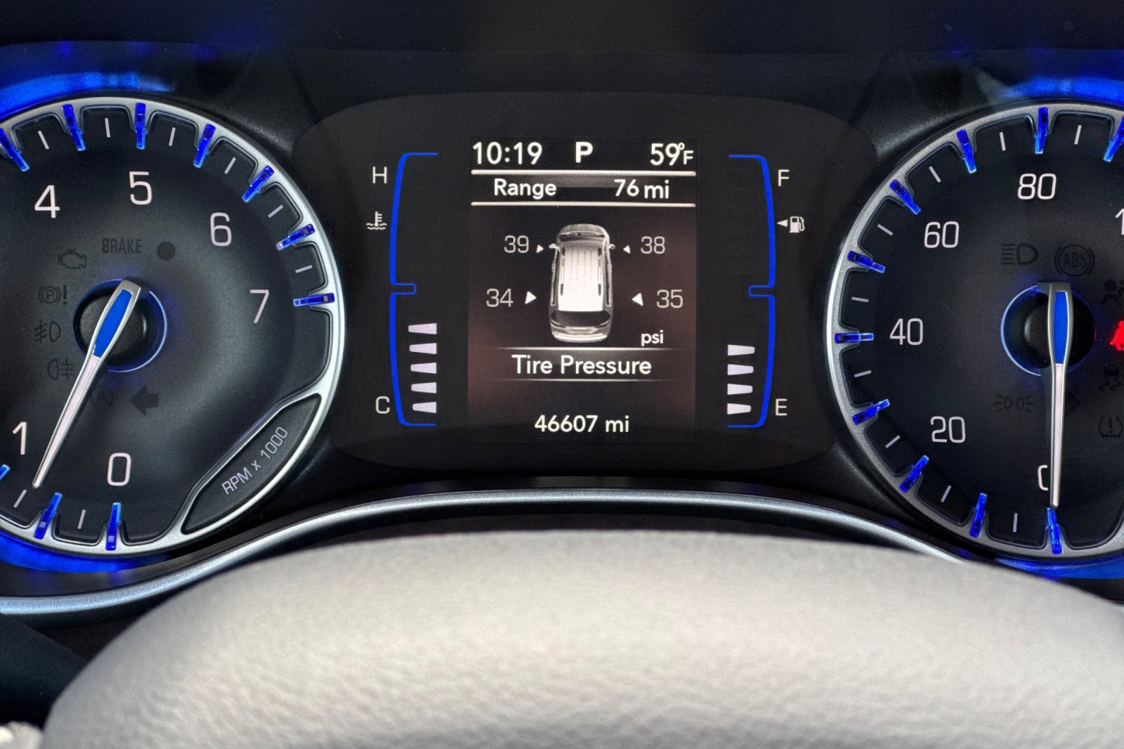 Used 2024 Chrysler Voyager LX image 30