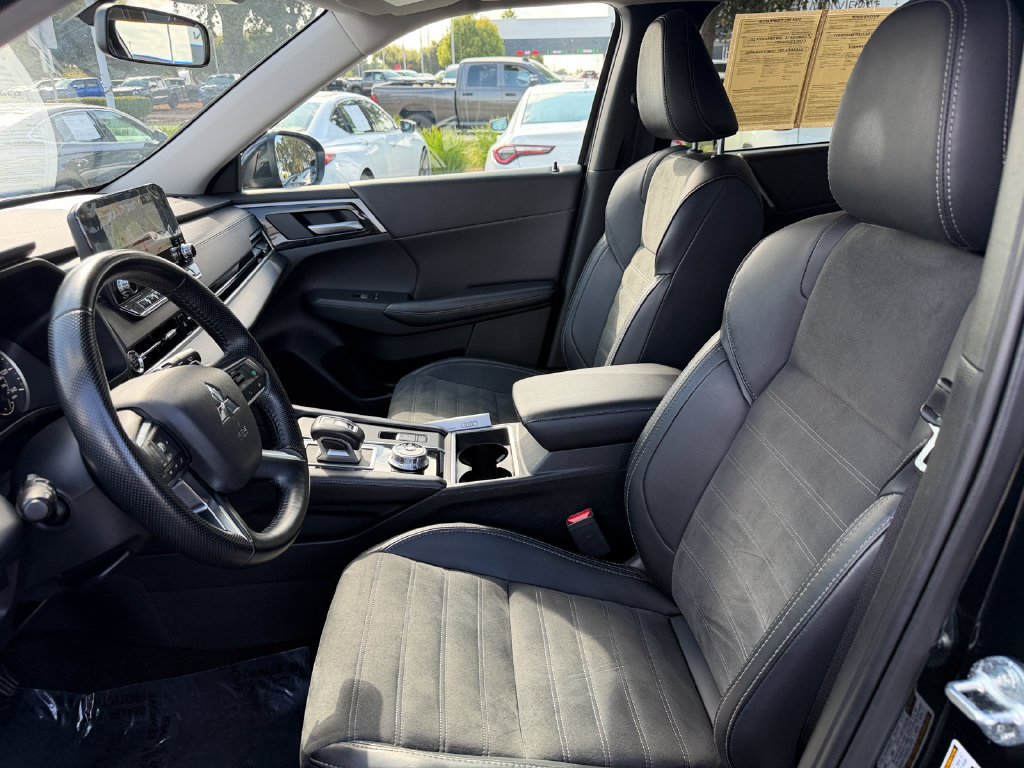 Used 2024 Mitsubishi Outlander SE FWD image 12