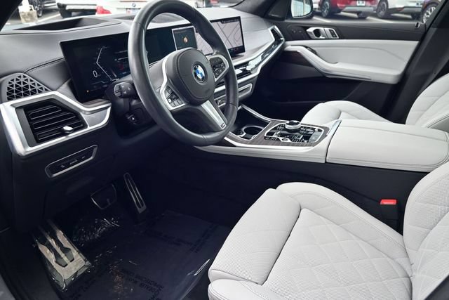 Used 2024 BMW X7 xDrive40i w/ Executive Package AWD/4WD image 22