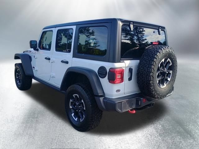 Used 2025 Jeep Wrangler Unlimited Rubicon AWD/4WD image 3