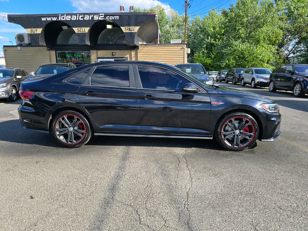 Used 2019 Volkswagen Jetta GLI FWD image 2