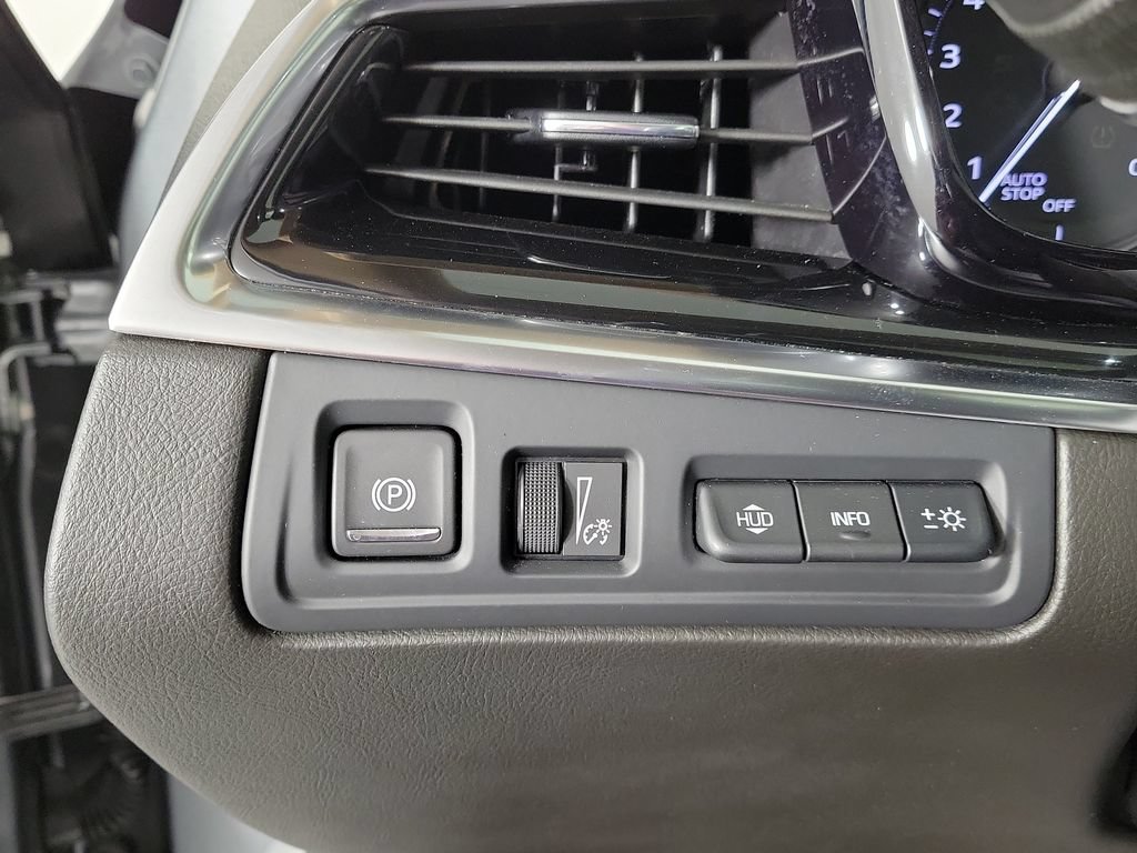 Certified 2023 Cadillac XT6 Premium Luxury w/ Platinum Package FWD image 32