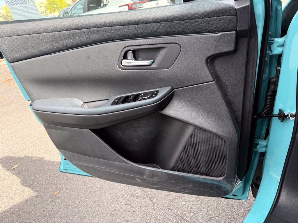 New 2026 Nissan Leaf SV Plus w/ Floor Mat Package (SV+) FWD image 17