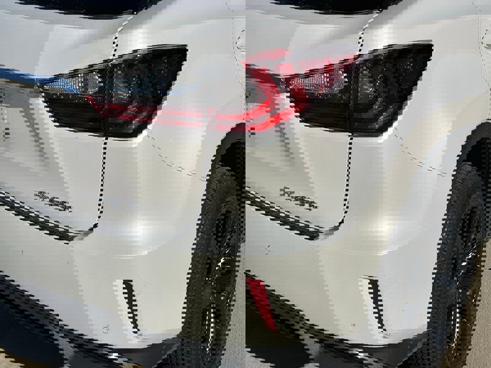 Used 2016 Lexus RX 450h AWD image 14