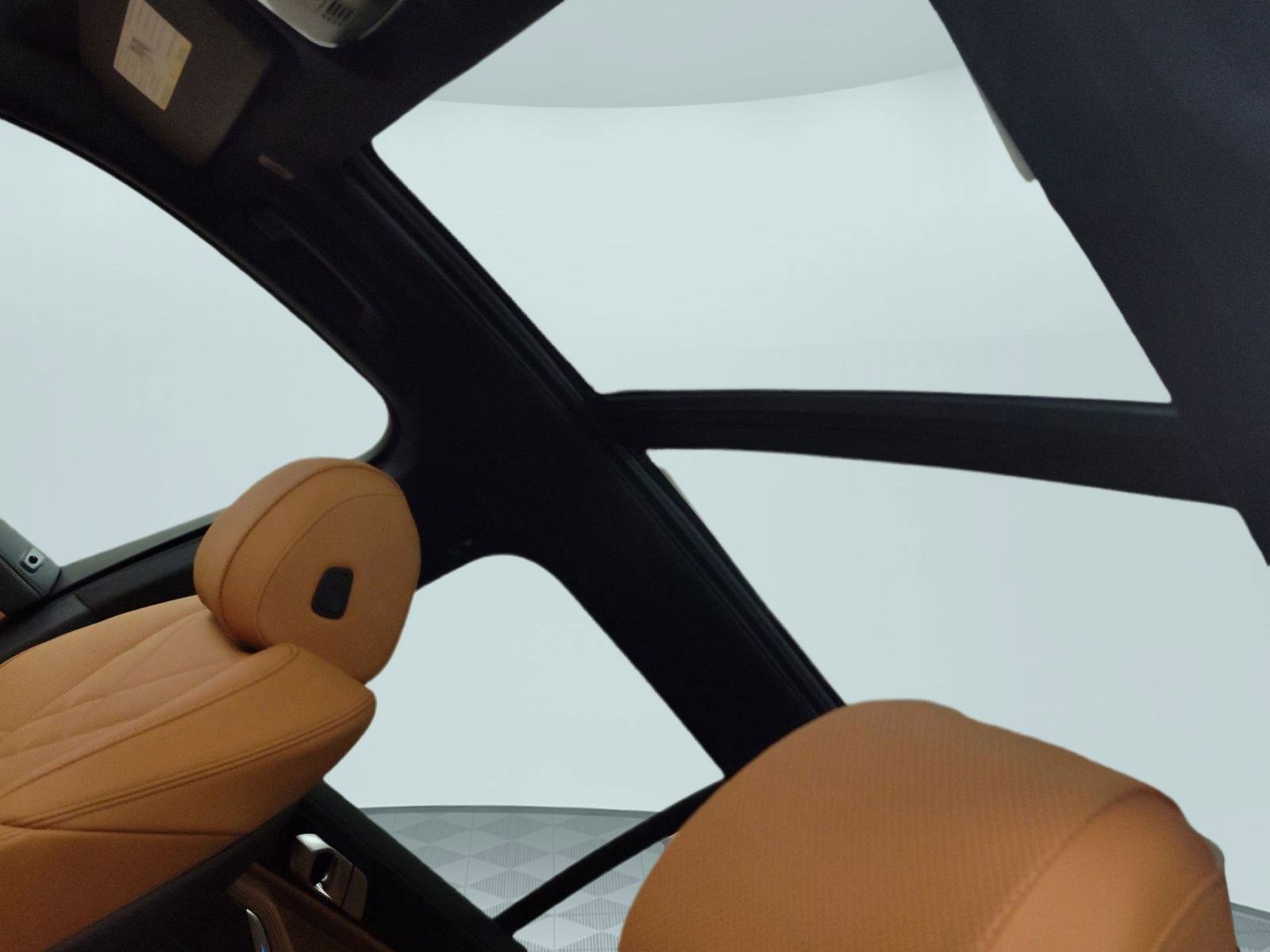 Used 2026 BMW X5 xDrive50e w/ M Sport Package image 14