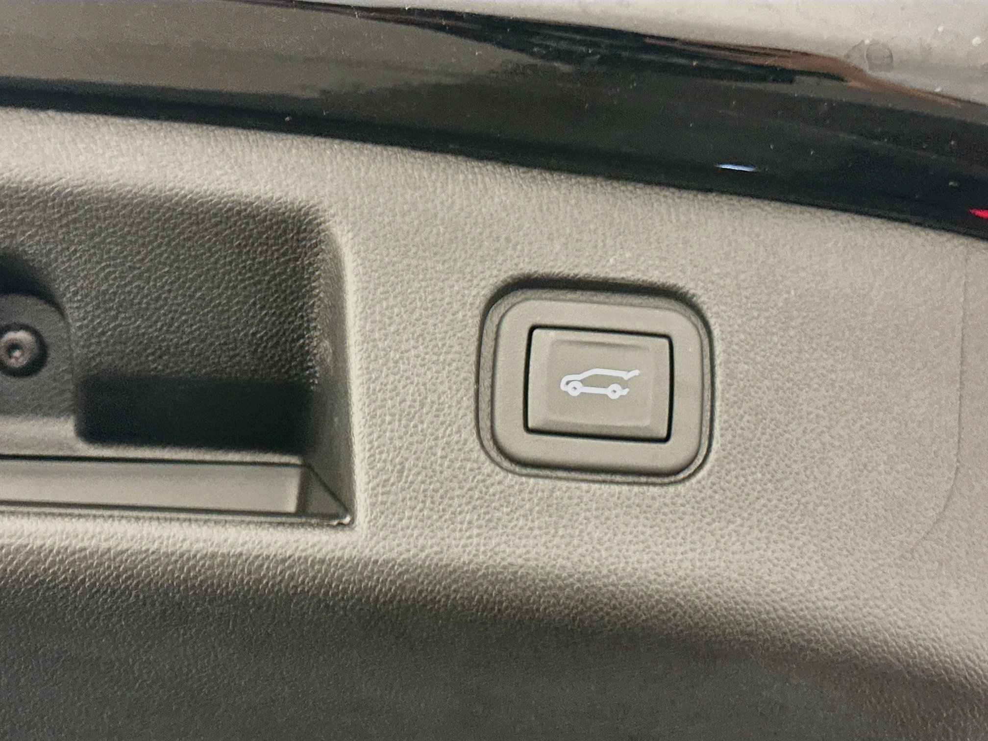 Used 2024 Chevrolet Blazer EV LT AWD/4WD image 32
