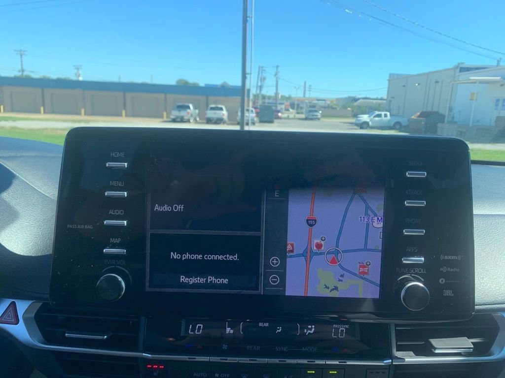 Used 2023 Toyota Sienna XLE image 21