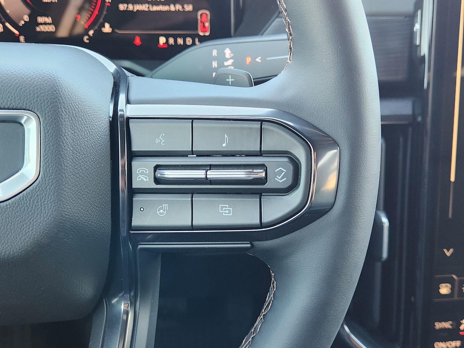 New 2026 GMC Acadia AT4 w/ Luxury Package image 31