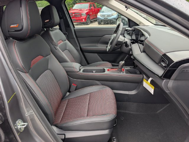 New 2026 Nissan Kicks SR w/ SR Premium Package AWD/4WD image 8