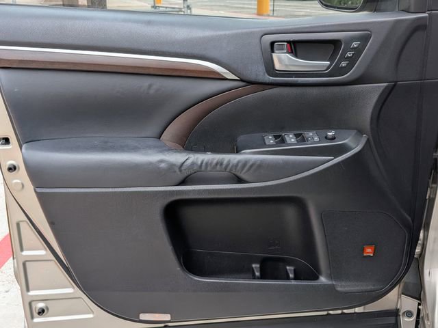 Used 2014 Toyota Highlander Limited FWD image 8