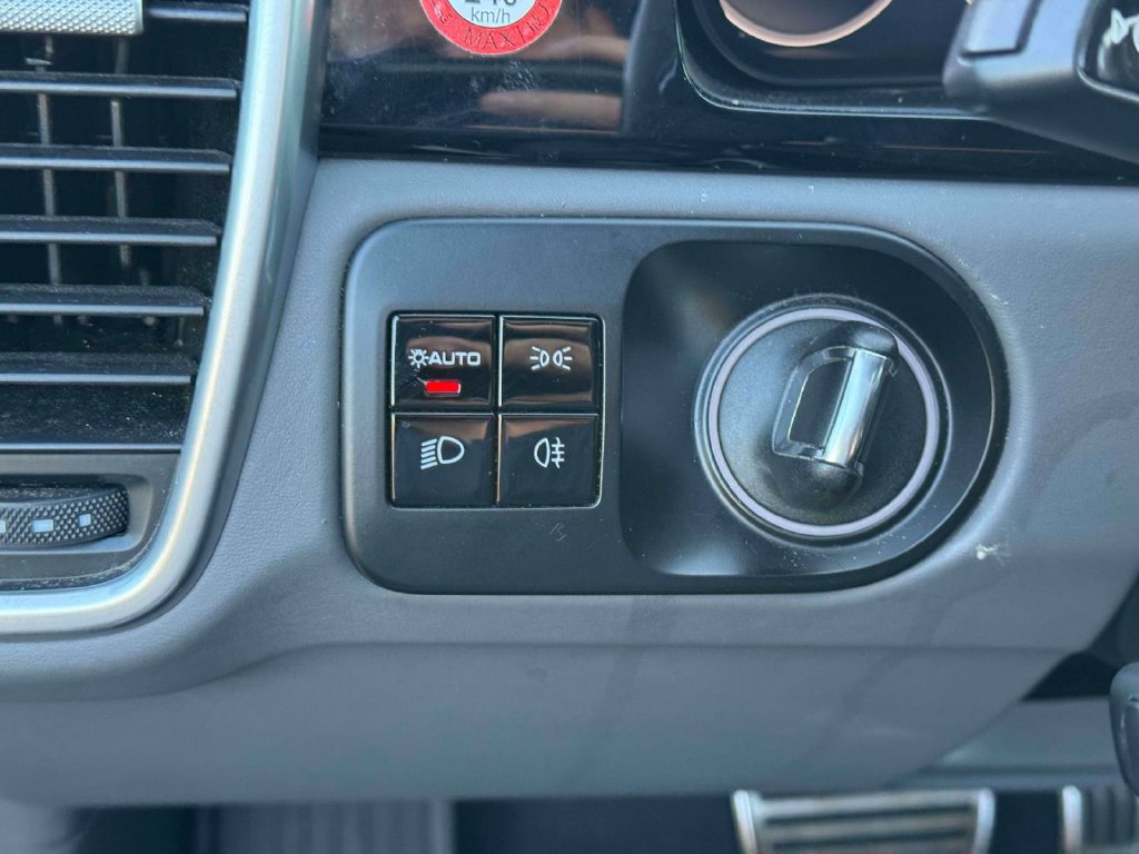 Used 2019 Porsche Cayenne Turbo AWD/4WD image 21
