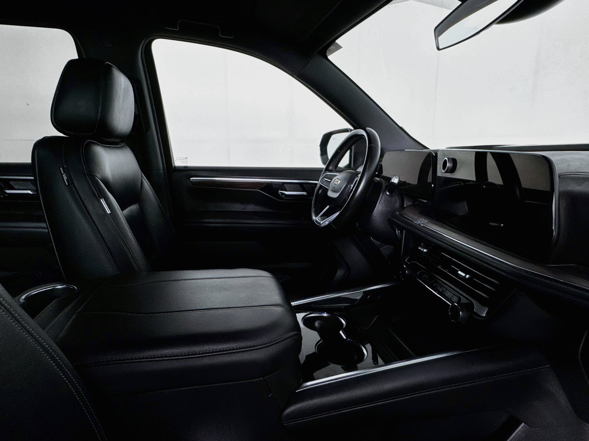 Used 2025 Chevrolet Tahoe LS RWD image 48