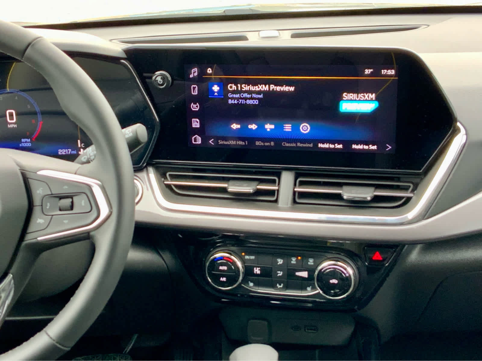 Certified 2025 Chevrolet Trax ACTIV image 39